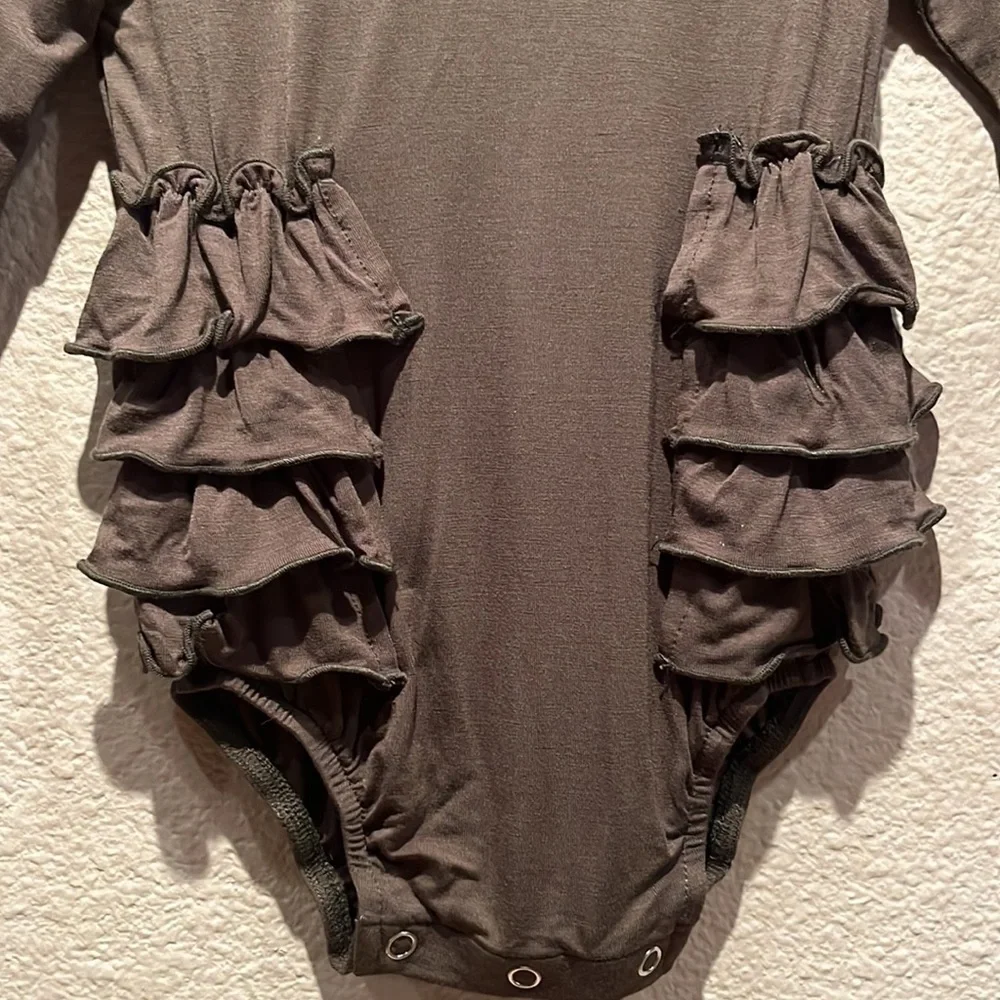 New Kate Quinn Girls Long Sleeve Ruffle Rompers - Set of Two 3-6 Months NWOT